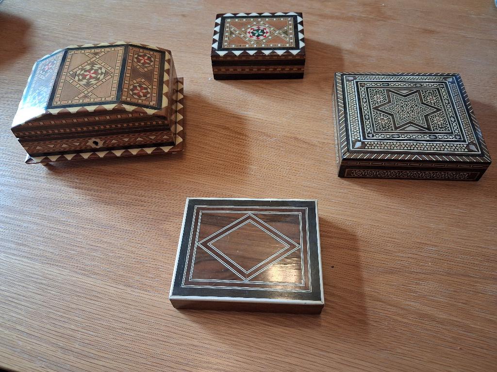 Boîtes bijoux, Enlèvement
