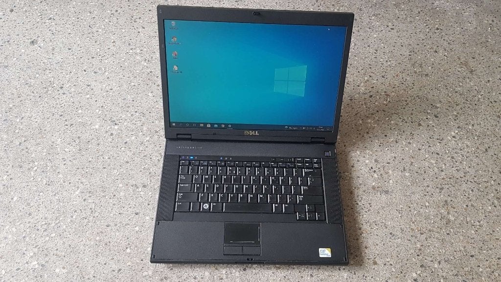 Ordinateur portable Dell en bon état, 256 GB, Dell, 4 GB, 15 pouces
