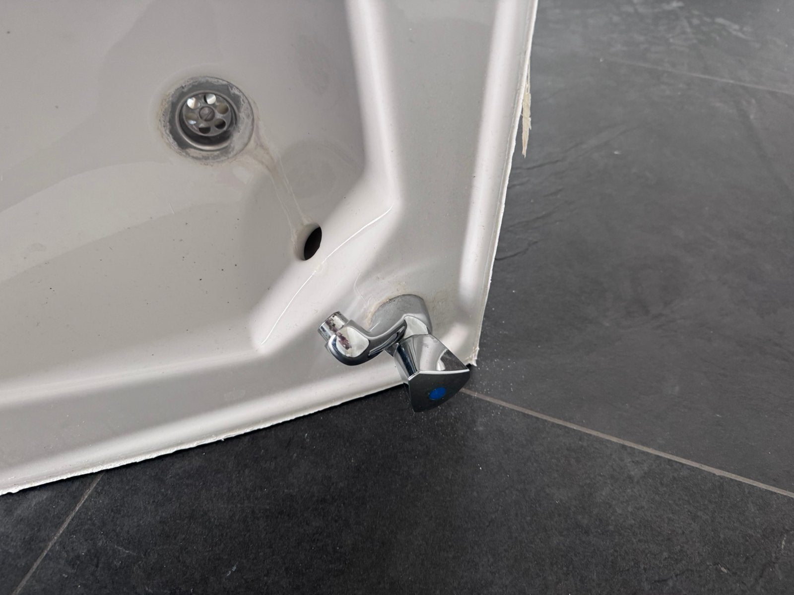 Villeroy & Boch hoekwastafel met kraan, Ophalen, Zo goed als nieuw