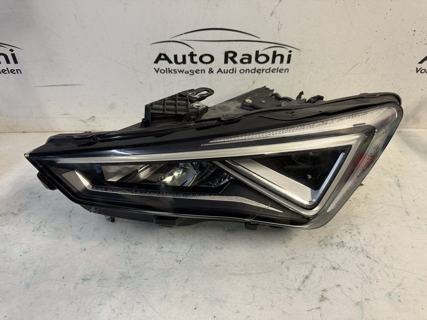 Cupra Formentor Koplamp LINKS FULL LED 5FG941007E, Gebruikt, -, -, Ophalen of Verzenden