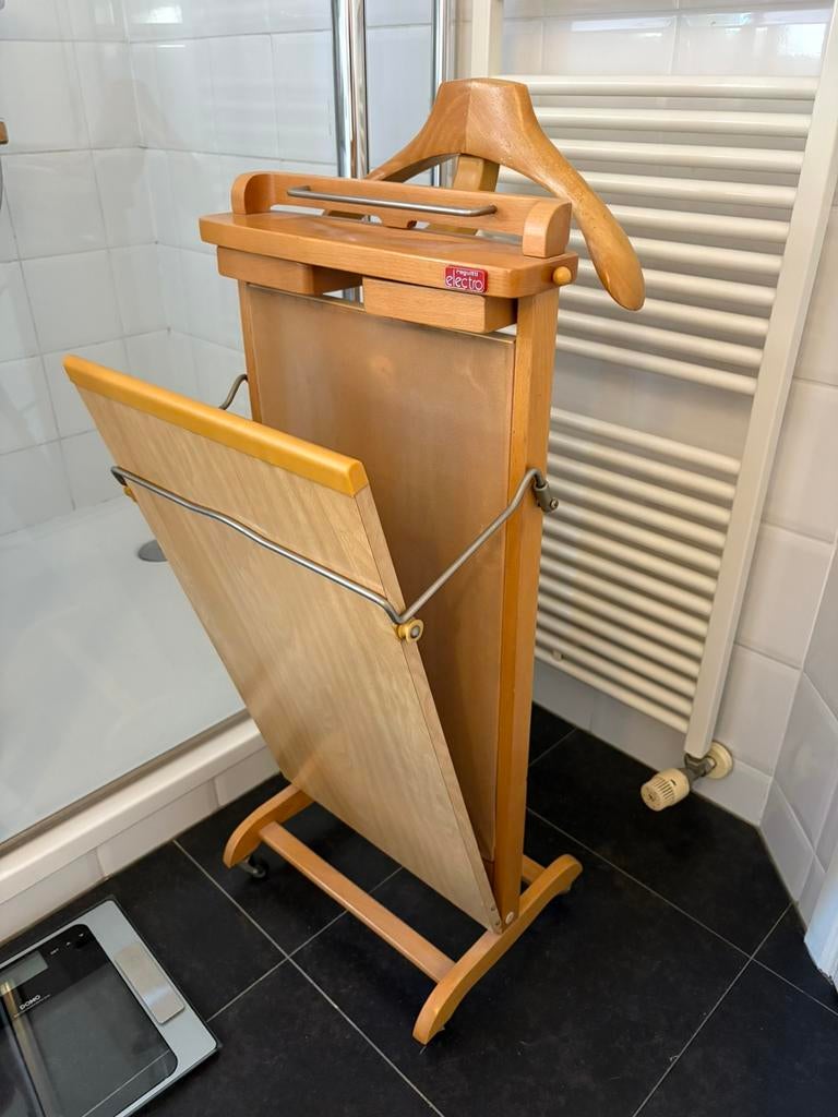 Elektrische broekpers, Enlèvement, Utilisé