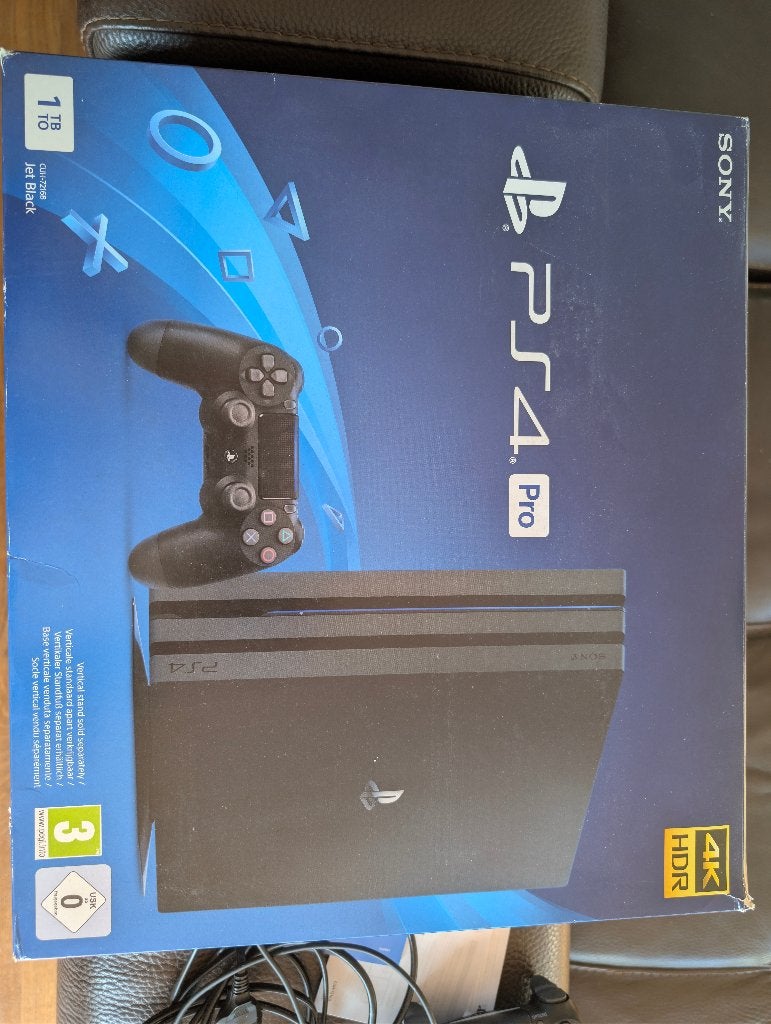 PS4 Pro 1To (fw 12.00) avec 2 manet*, cam, 2 ps move, 4 jeux, Consoles de jeu & Jeux vidéo, Consoles de jeu | Sony PlayStation 4