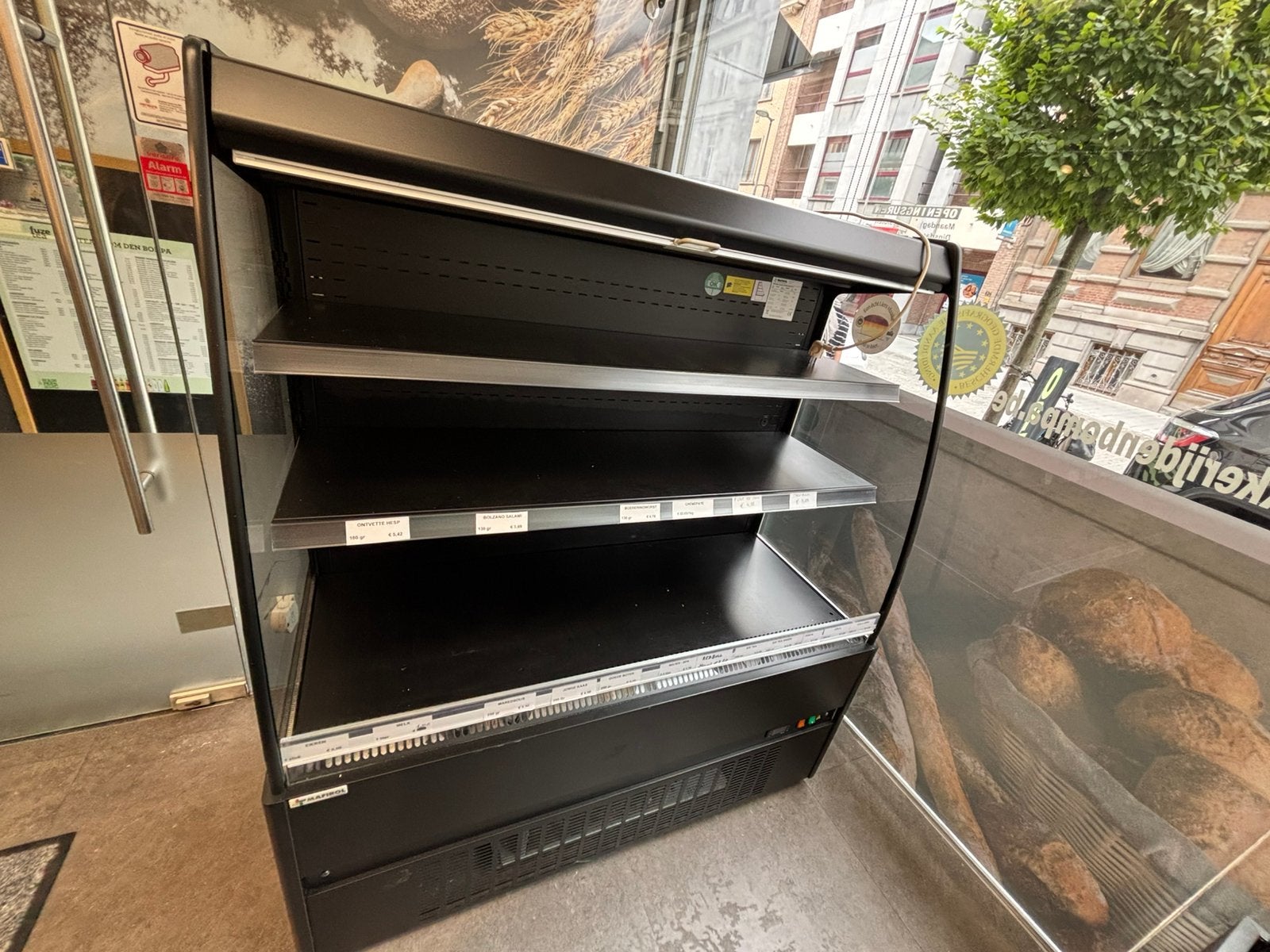 Wandkoeing  125 cm breed met rolgordijn, Ophalen