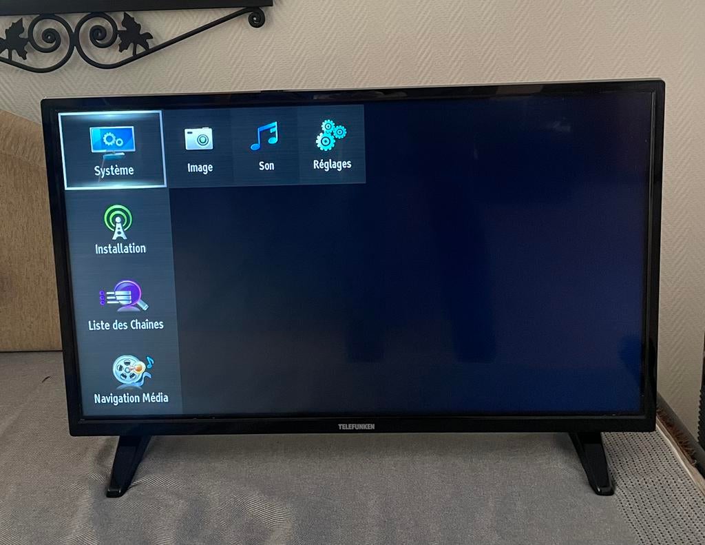 Télévision Telefunken 32” HD – comme neuve + support mural, TV, Hi-fi & Vidéo, Télévisions, Comme neuf, Enlèvement