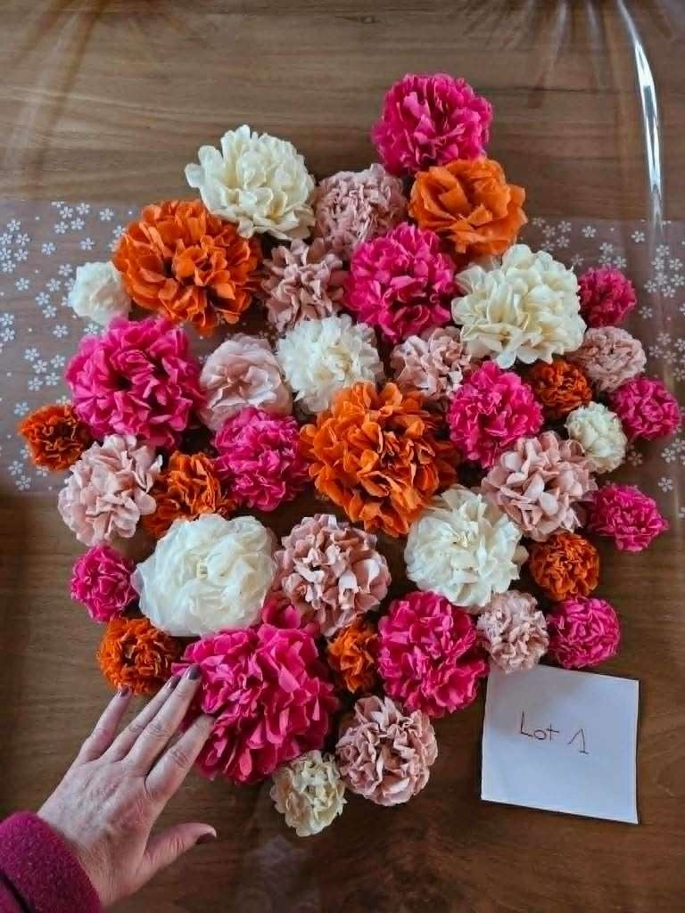 Lot 39 fleurs en papier décoration de table ou autre, Huis en Inrichting, Woonaccessoires | Droogbloemen, Ophalen, Zo goed als nieuw