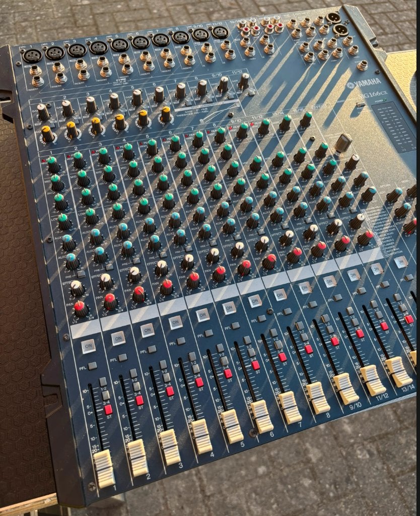 Yamaha MG166CX mengtafel, Muziek en Instrumenten, Ophalen, Gebruikt, 10 tot 20 kanalen