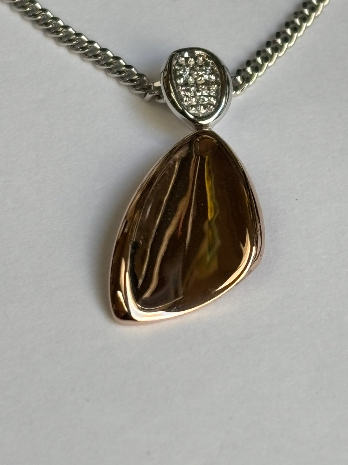 Hanger 9 karaat met briljant. Zonder ketting., Handtassen en Accessoires, Ophalen of Verzenden, Nieuw, Goud