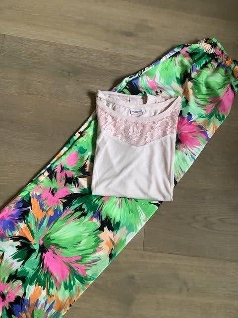Nieuwe wijde comfy broek + T-shirt + ...- L, Enlèvement ou Envoi, Neuf, Rose