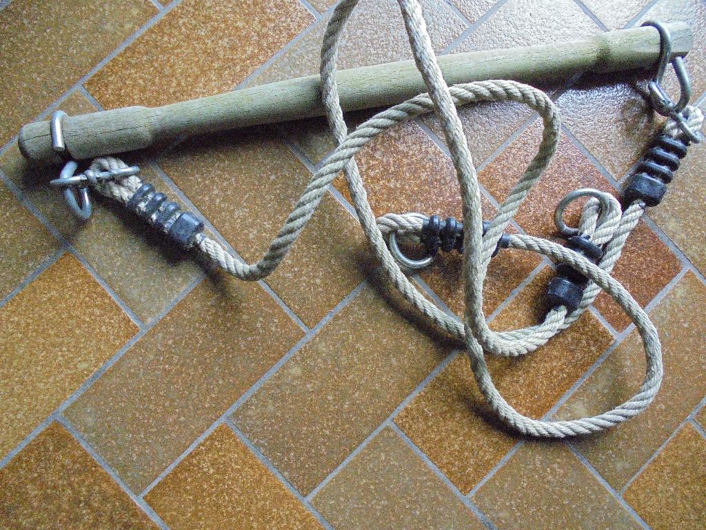 trapeze  met koorden en een trapeze zonder koorden, Enlèvement, Utilisé, Balançoire