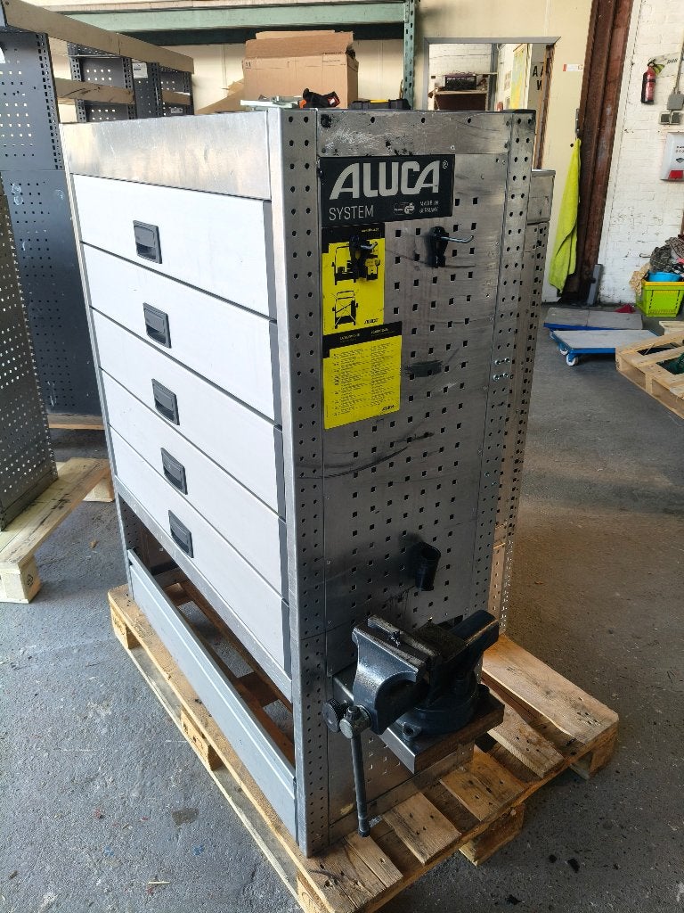 Aluca ( 2604) L 120 B 42 H 125 € 849, Ophalen, Zo goed als nieuw