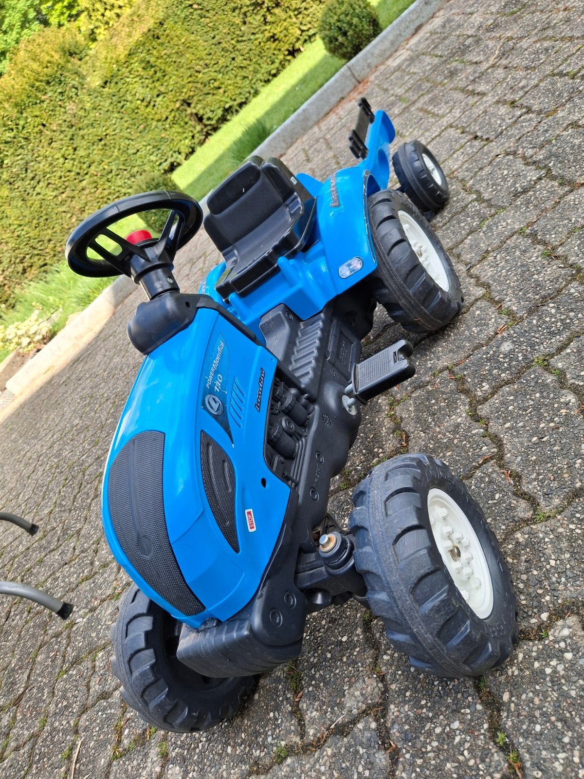 Tracteur à pédales bleu, Enlèvement