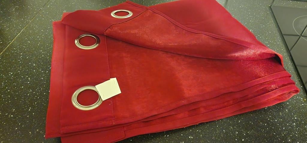 2 x overgordijnen rood zo goed als nieuw, Maison & Meubles, Ameublement | Rideaux & Stores à lamelles, Enlèvement, Comme neuf