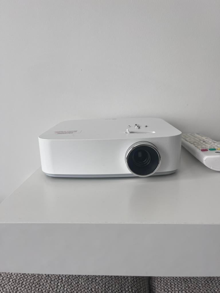 LG beamer/ projector, Ophalen, Zo goed als nieuw, LG