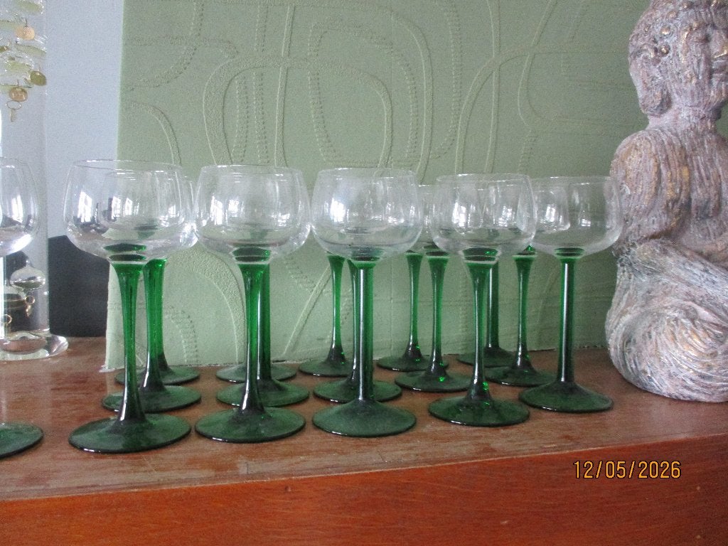 lot de 16 verres à pieds verts, Enlèvement ou Envoi, Utilisé, Autres types
