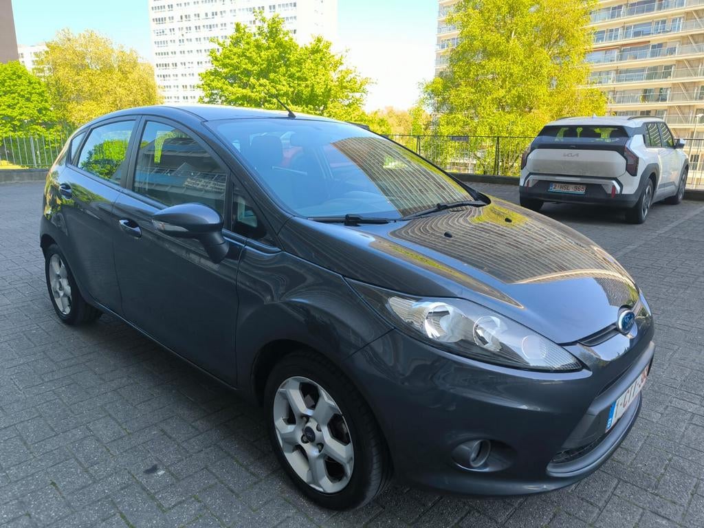 Ford Fiesta 1.3i Benzine 2009 1eig ohb airco 5d nieuwe staat, Auto's, Voorwielaandrijving, Blauw, Particulier, Fiësta