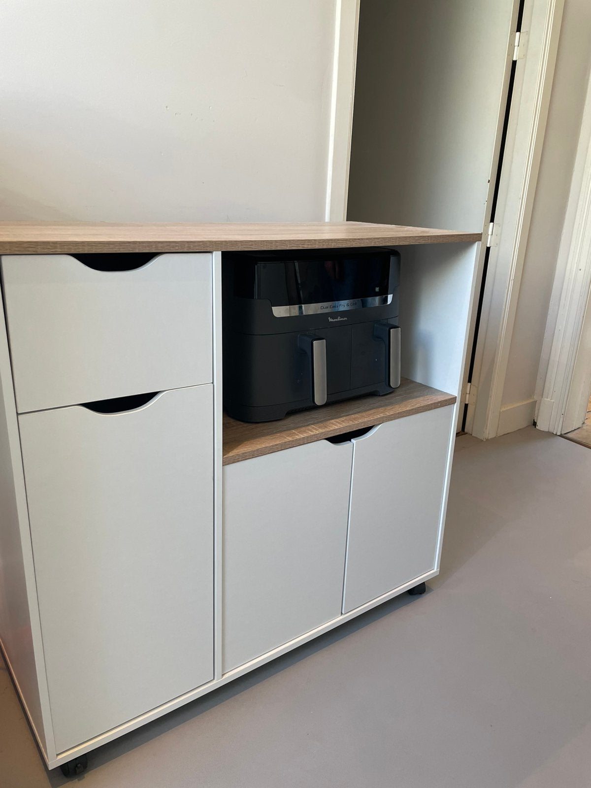 Houten bijzet kast op wieltjes, Ophalen