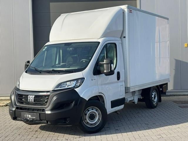 Fiat Ducato meubelbak 10.000km, Auto's, Bestelwagens en Lichte vracht, Voorwielaandrijving, Stof, Wit, https://public.car-pass.be/vhr/28e70d85-1322-40fd-b50c-dcabdc158c02