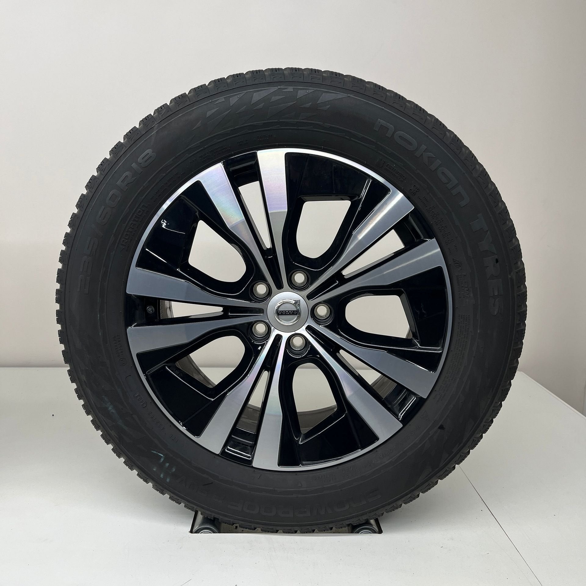 Volvo XC60 - 18 inch - winterbanden, Auto-onderdelen, Banden en Velgen, 18 inch, Gebruikt, Banden en Velgen, 235 mm