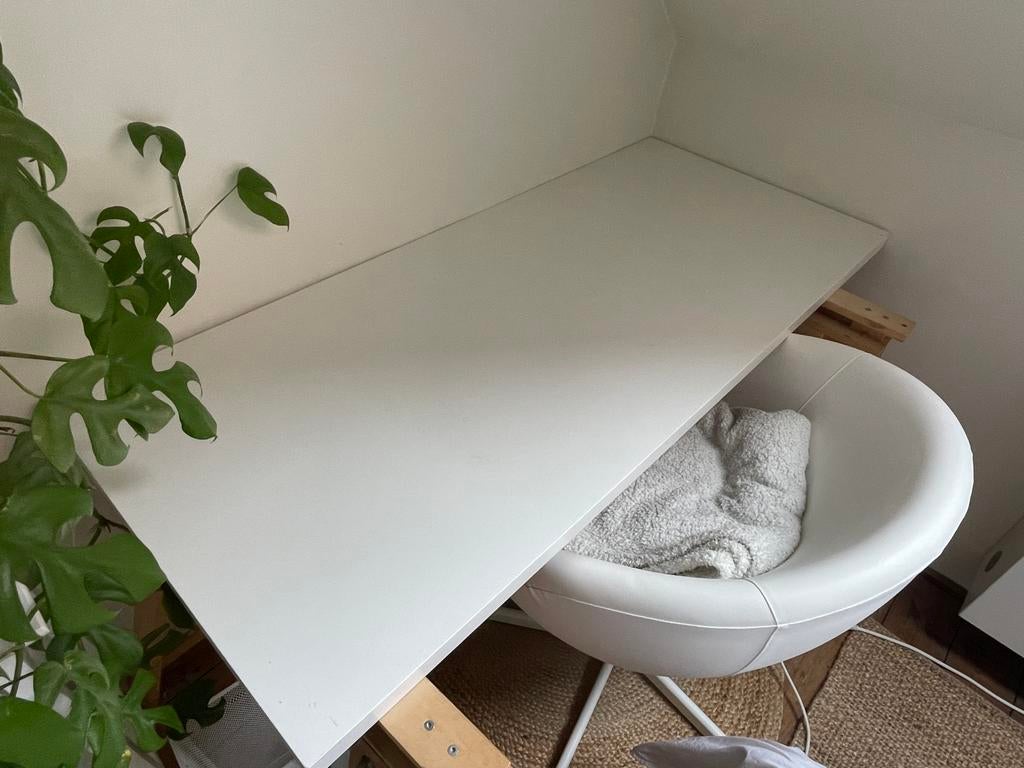 IKEA bureaublad, Huis en Inrichting, Ophalen, Zo goed als nieuw