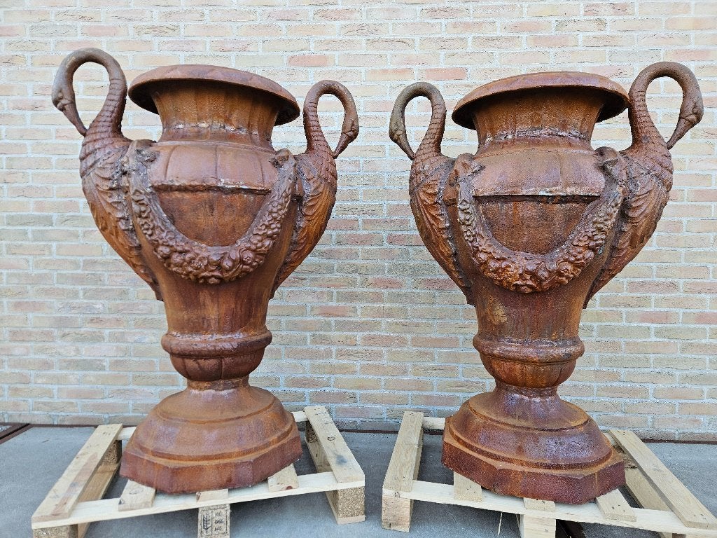 2 Zeer grote zwanen hals vazen 160 kg per stuk spotprijs !!!, Ophalen of Verzenden