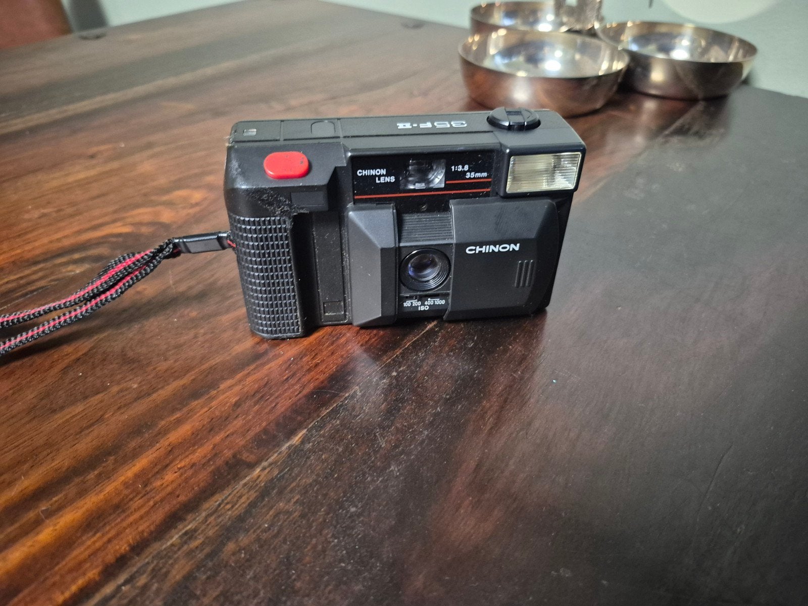 Chinon 35 F-II, une caméra argentique 35 mm compacte (point-, Enlèvement ou Envoi