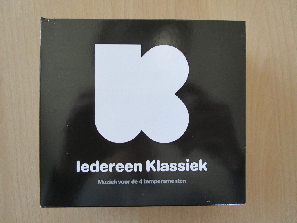 IEDEREEN KLASSIEK - 8 CD'S IN BOX - 50 TRACKS, Boxset, Overige typen, Ophalen of Verzenden, Zo goed als nieuw