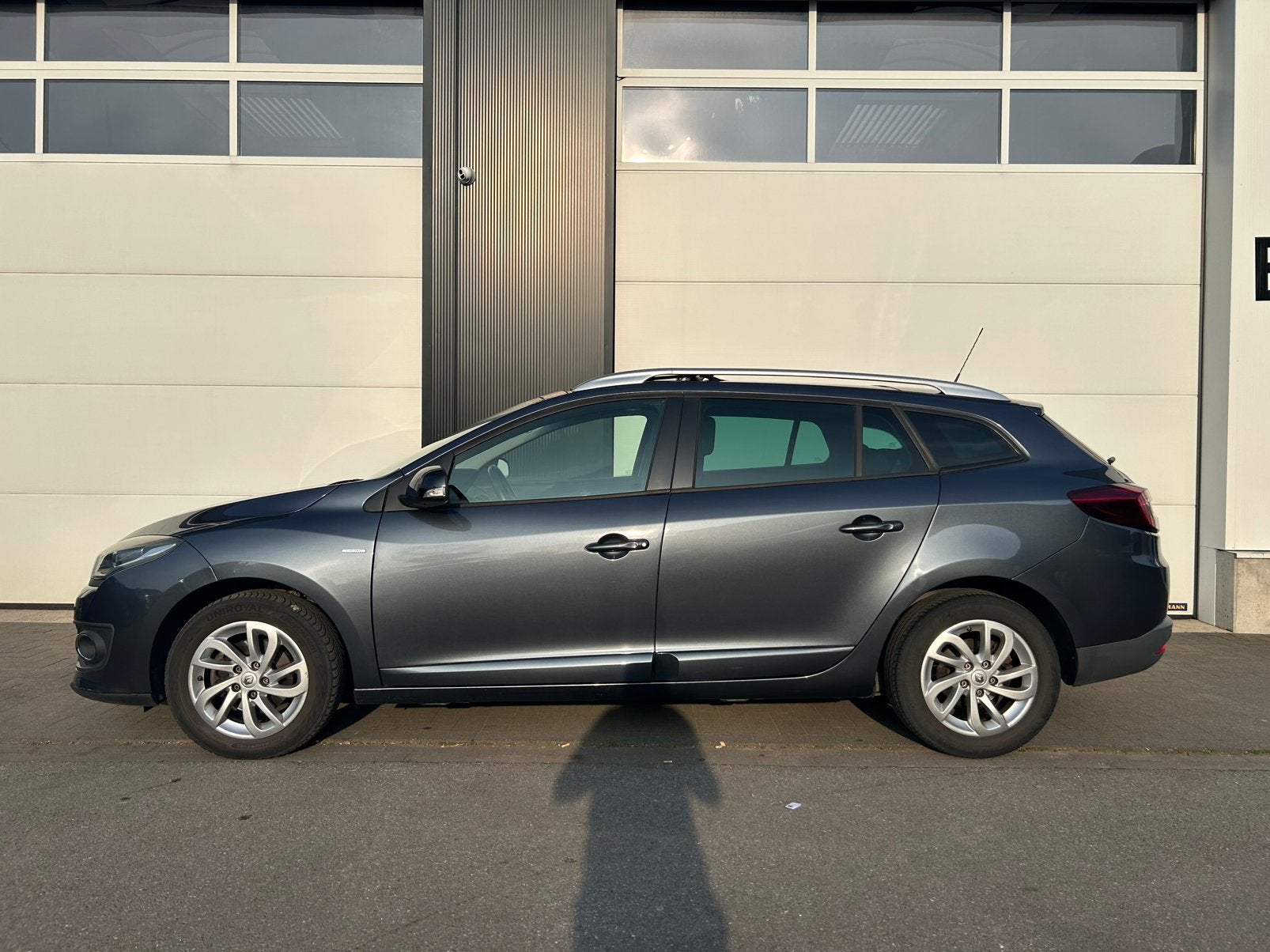Renault Megane 1.2 Tce / Pano / Navi / Trekhaak, Autos, Renault, Achat, Euro 6, Entreprise, Autres couleurs