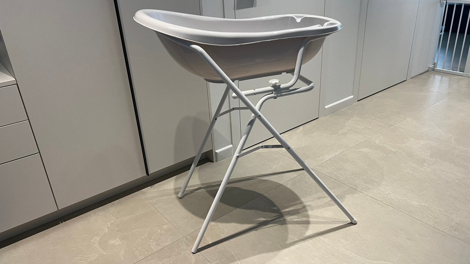 Baignoire bébé Dreambee 85 cm + support métallique – 10 €, Autres marques, Enlèvement, Utilisé, Standard