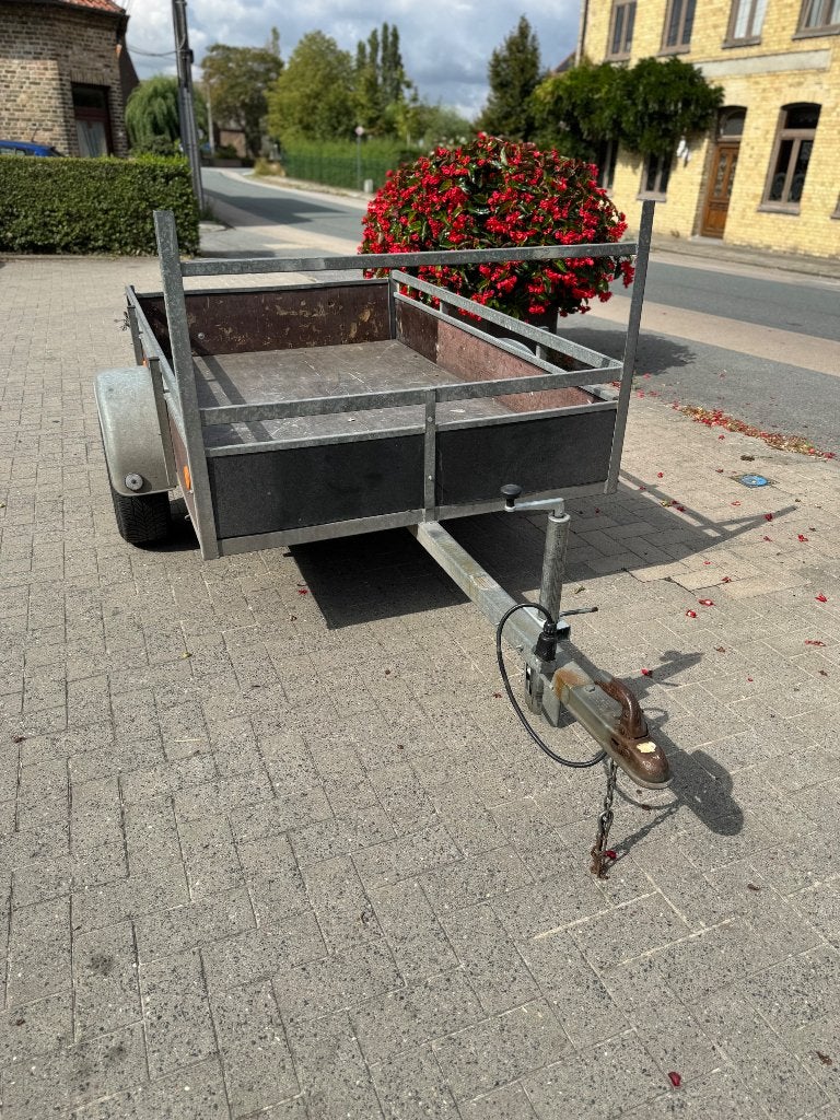 Aanhangwagen, Enlèvement, Utilisé