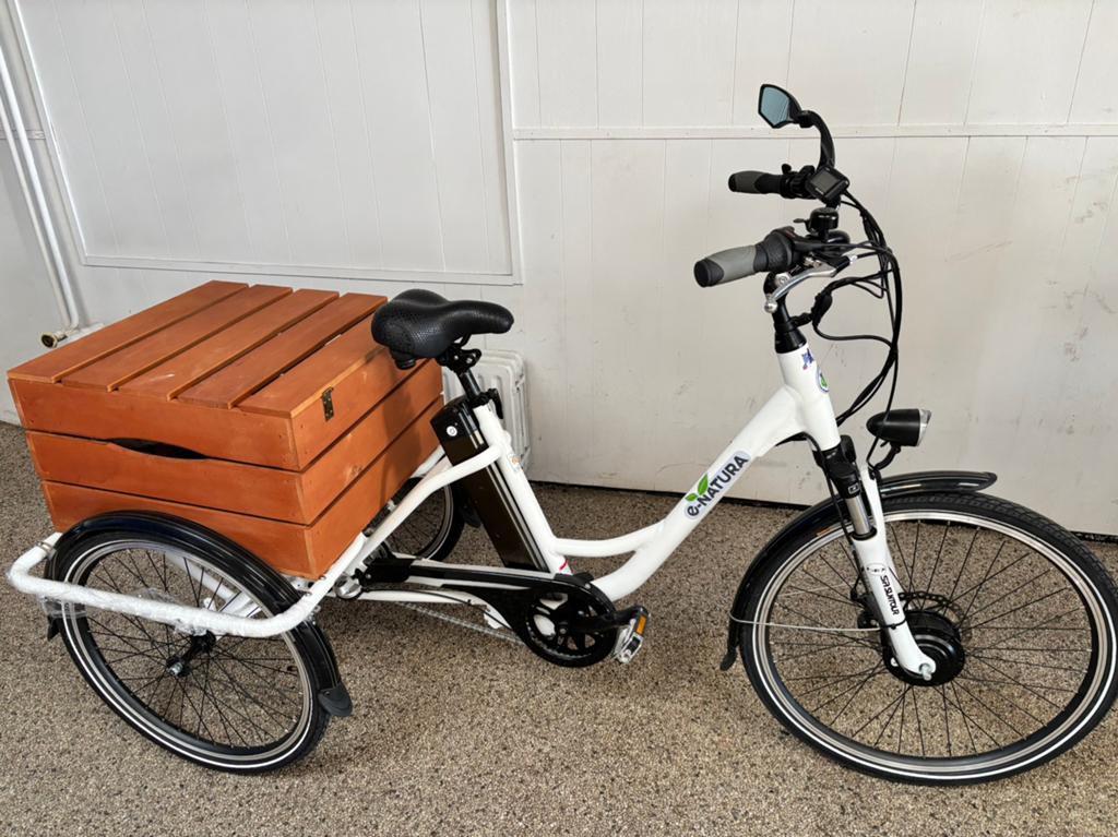 Elektrische driewieler NIEUW 3km gereden., Ophalen, Zo goed als nieuw