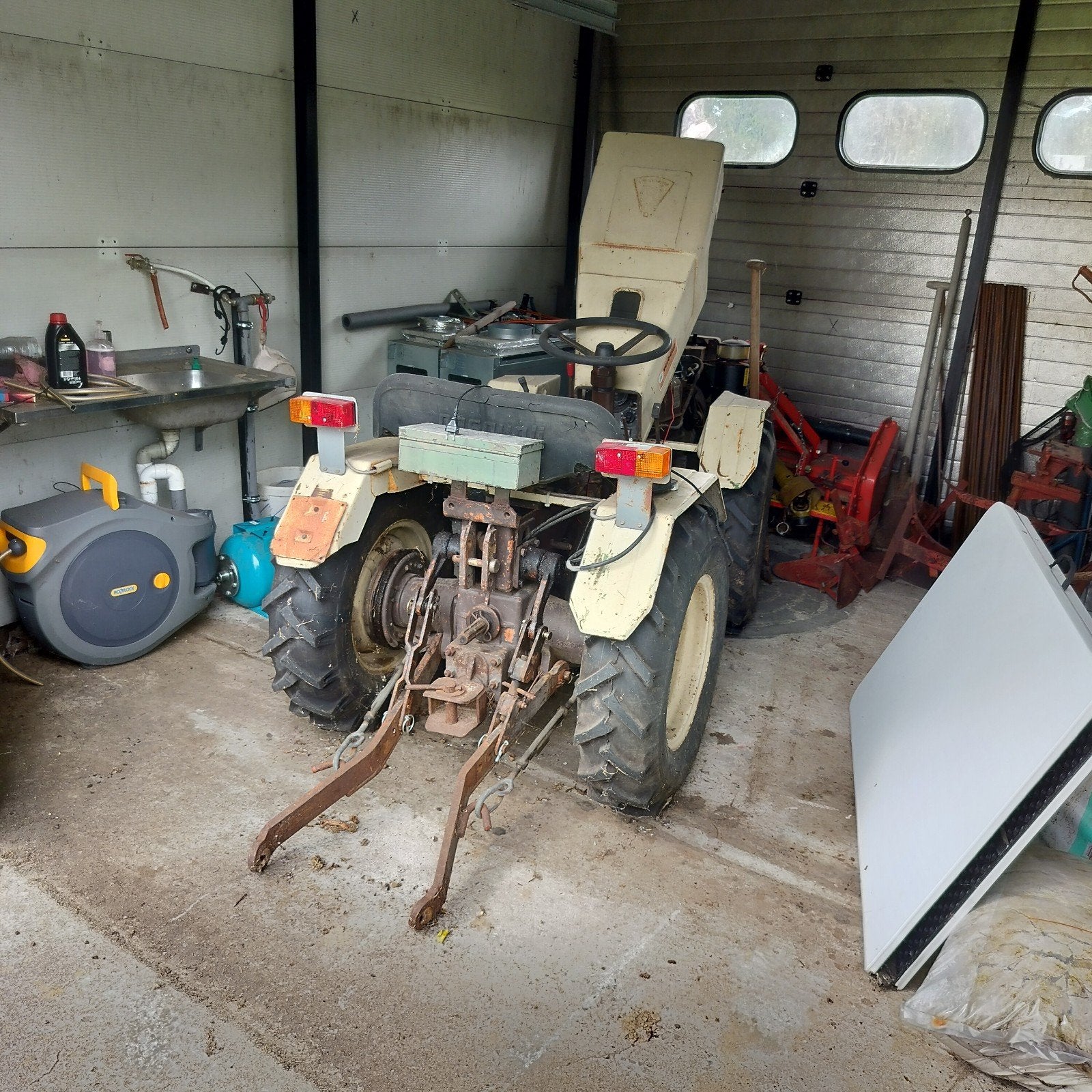 Tractor Pasquali 993

Voor vragen en biedingen gelieve te be, Articles professionnels, Enlèvement