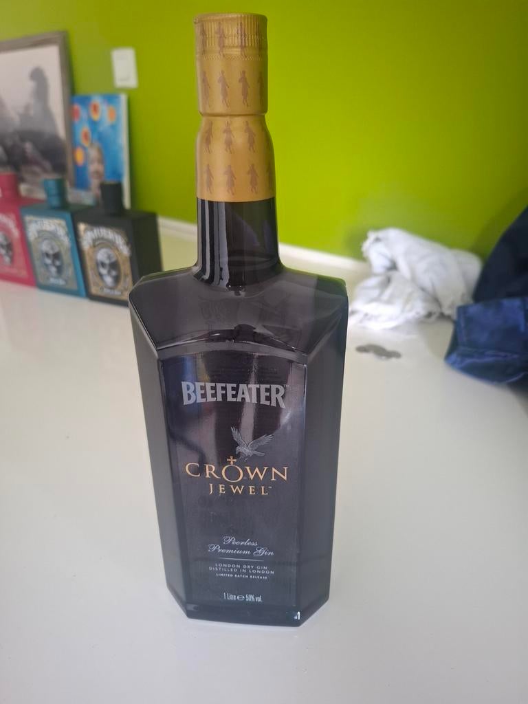 Twee flessen collector gin, Ophalen