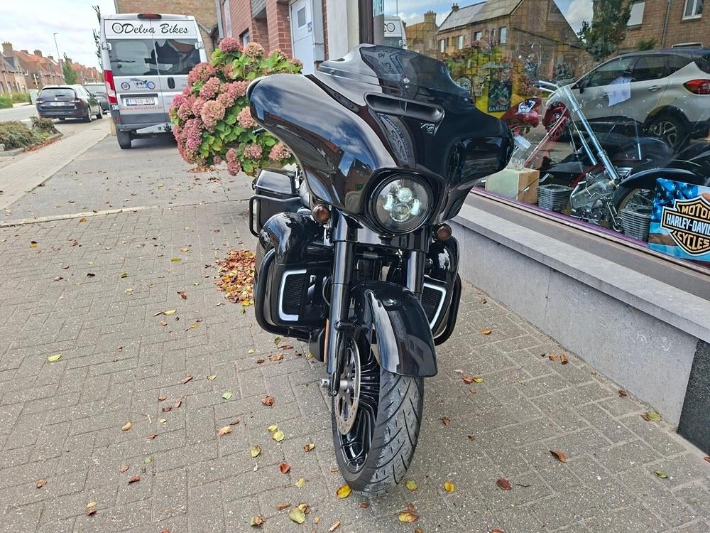 Spécifications Harley FLHS Streetglide 2018 - 3832 km, Entreprise, Plus de 35 kW, 2 cylindres, 1745 cm³