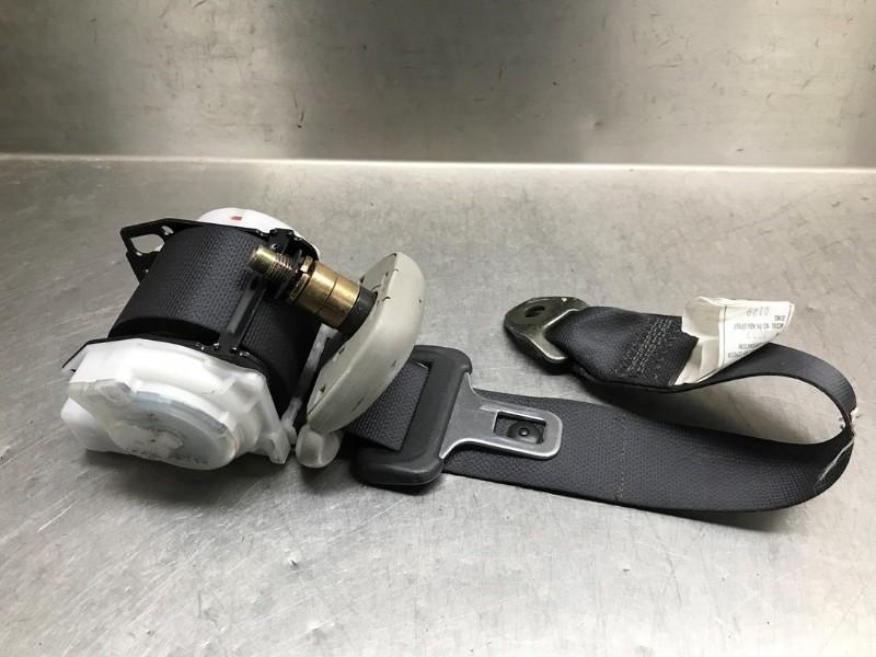 CEINTURE DE SECURITE ARRIERE DROITE Corolla Verso (E12), Utilisé, Toyota
