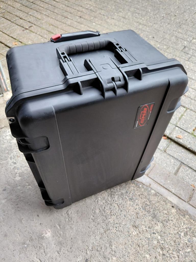 SKB waterdichte flightcase 60x50x30 (90 liter), Ophalen, Wieltjes