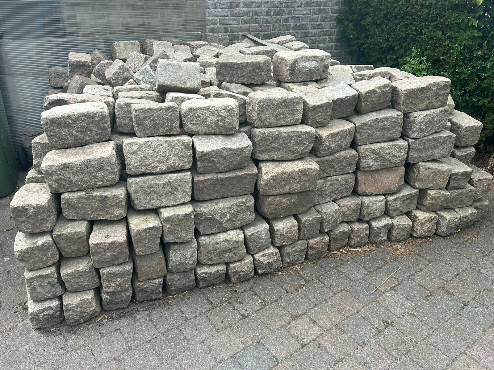 Kasseien - kinderkoppen (+\- 700 stuks), Jardin & Terrasse, Gravier, Rochers & Caillasse, Anthracite, Enlèvement, Utilisé, Rocher