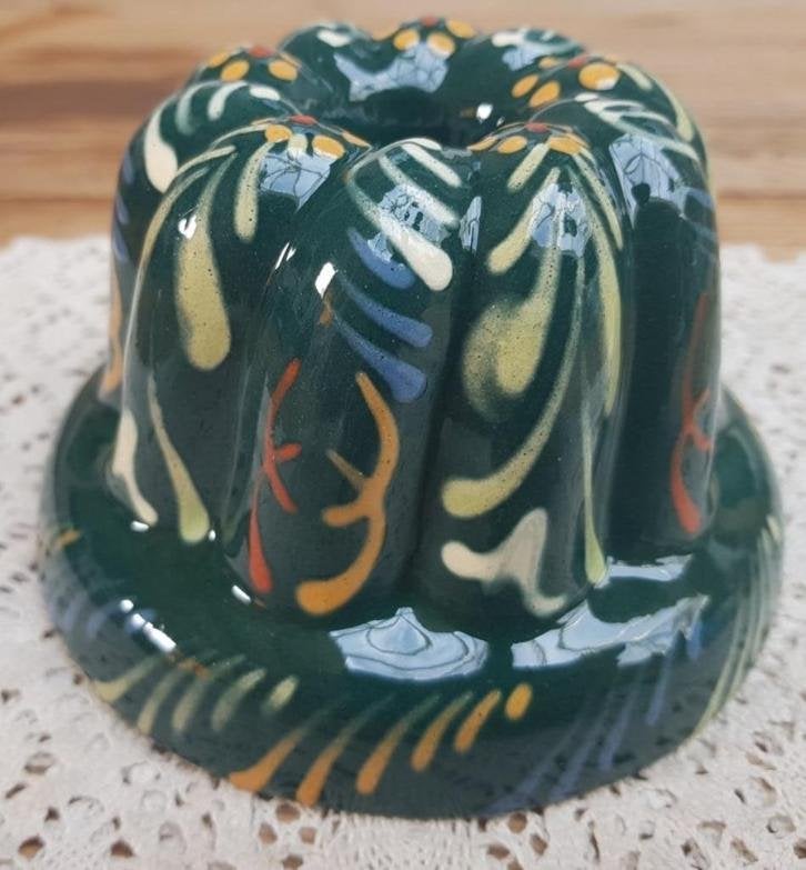 Kleine donkergroene Franse keramieke cakevorm uit de Elzas, Ophalen of Verzenden
