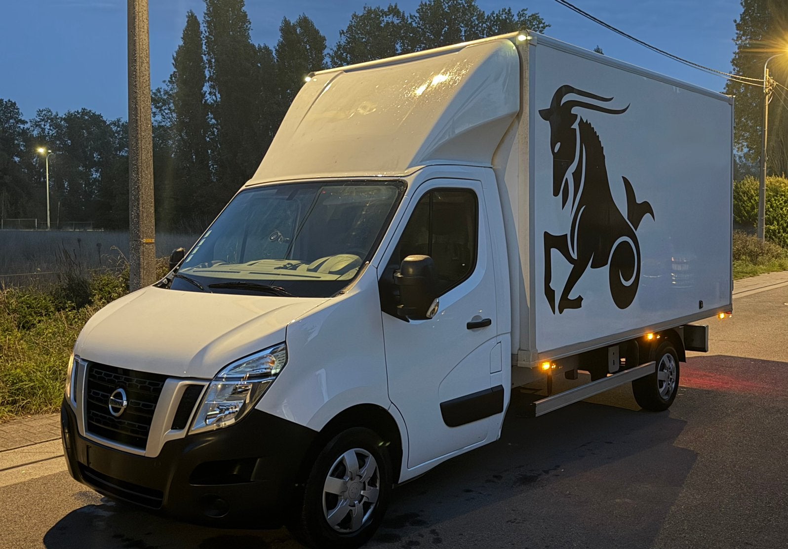 Te koop Nissan NV 400 rijdt perfect perfecte stad, Autos, Euro 5, Achat, NV400, 2 portes