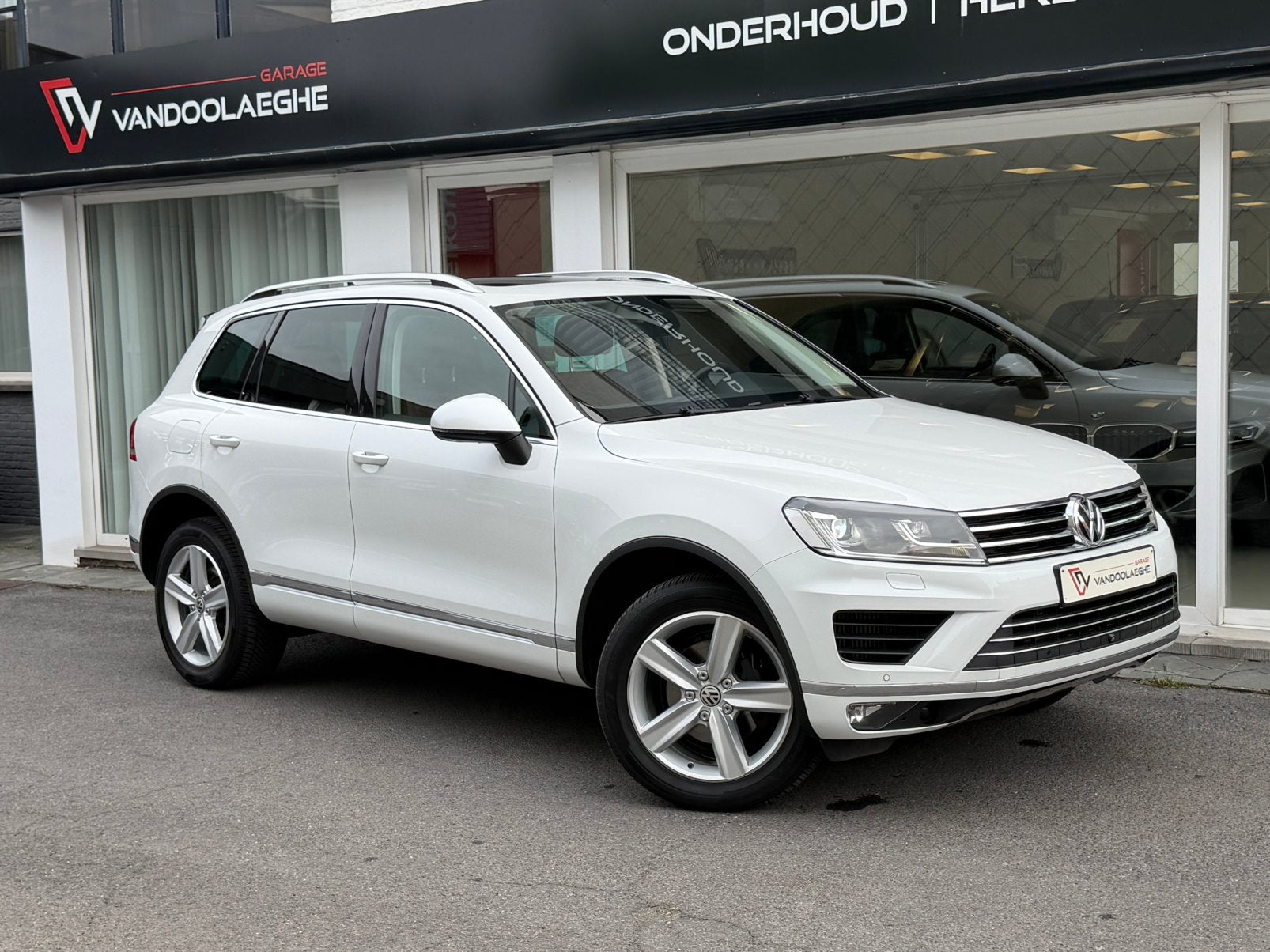 Volkswagen Touareg 3.0 TDi V6 COMPLET ! Cuir - 360 - Pano, Autos, Cuir, Achat, 174 g/km, Euro 6