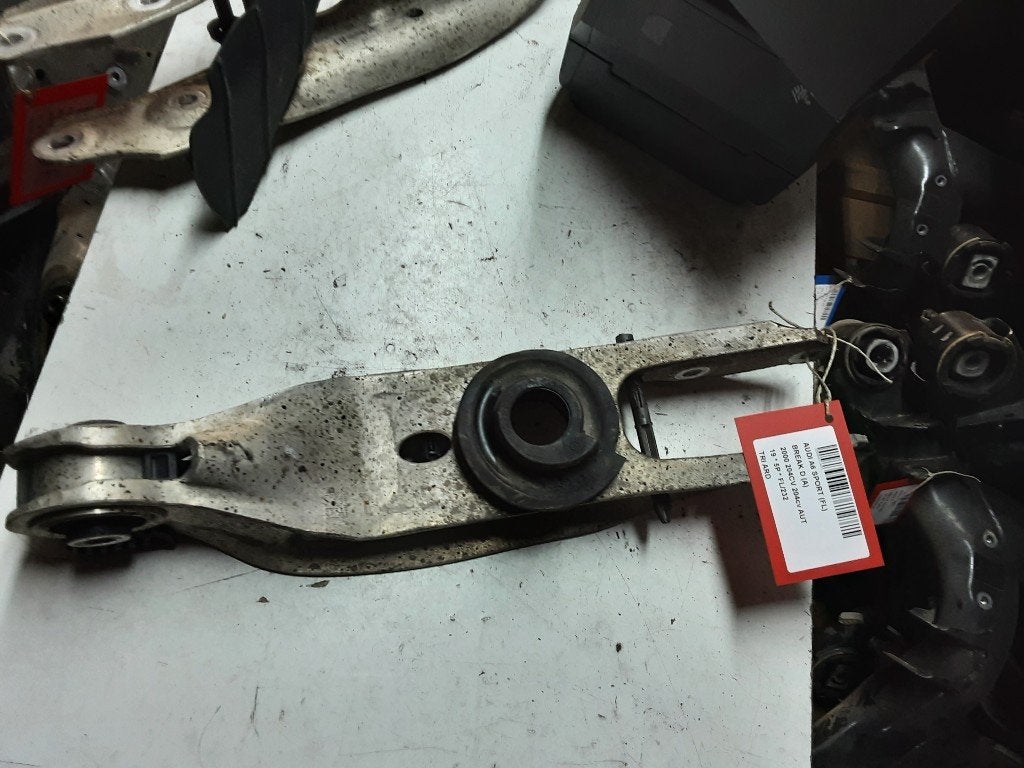 DRAAGARM RECHTS ACHTER Audi A6 Avant (C8) (80A505311B), Gebruikt, Mevr. I. Hauben, Audi, Rue de l'Espoir 34 34
4030  GRIVEGNÉE, BE