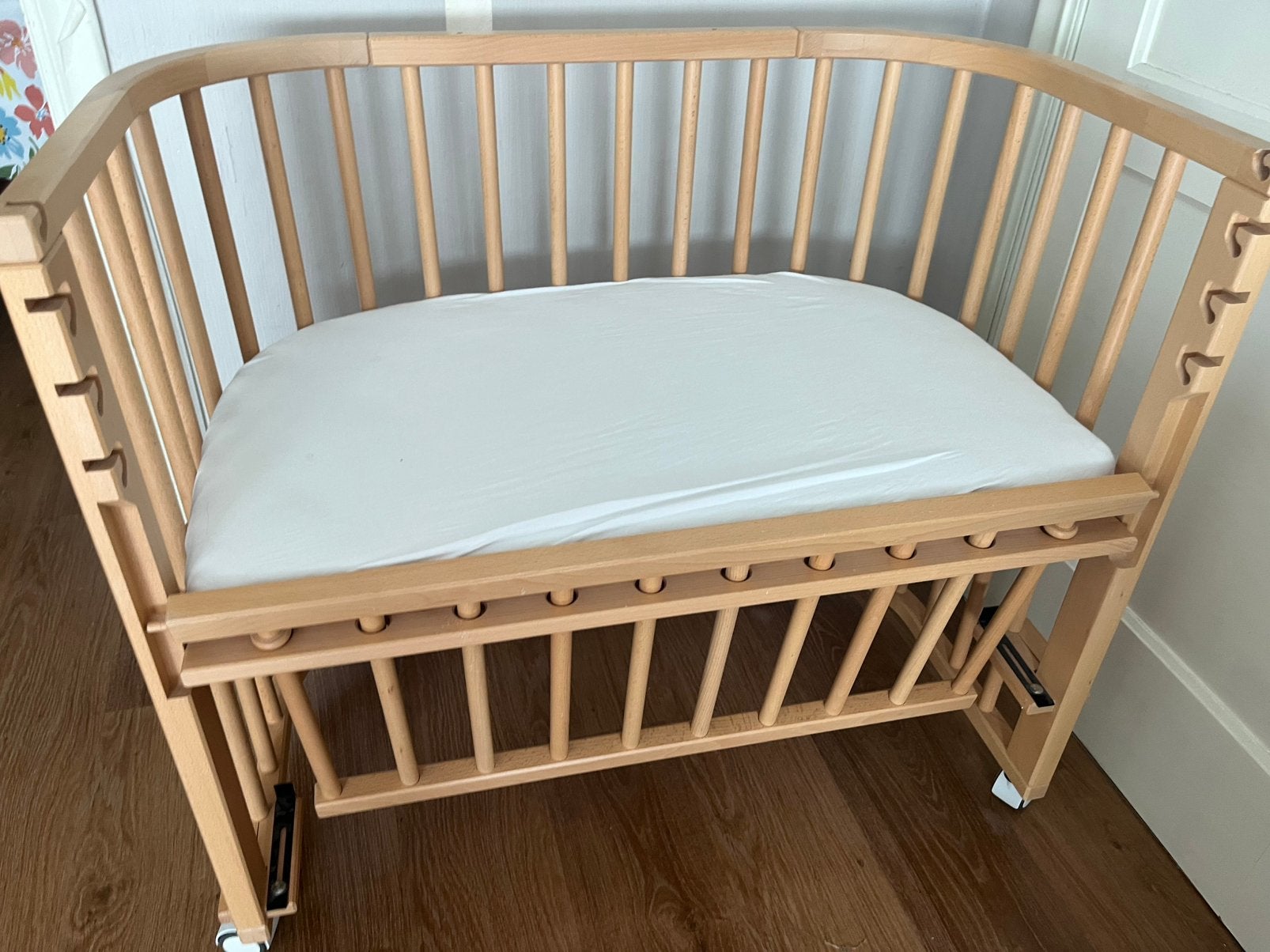 BabyBay maxi cosleeper met wieltjes en matrasjes, Ophalen, Zo goed als nieuw