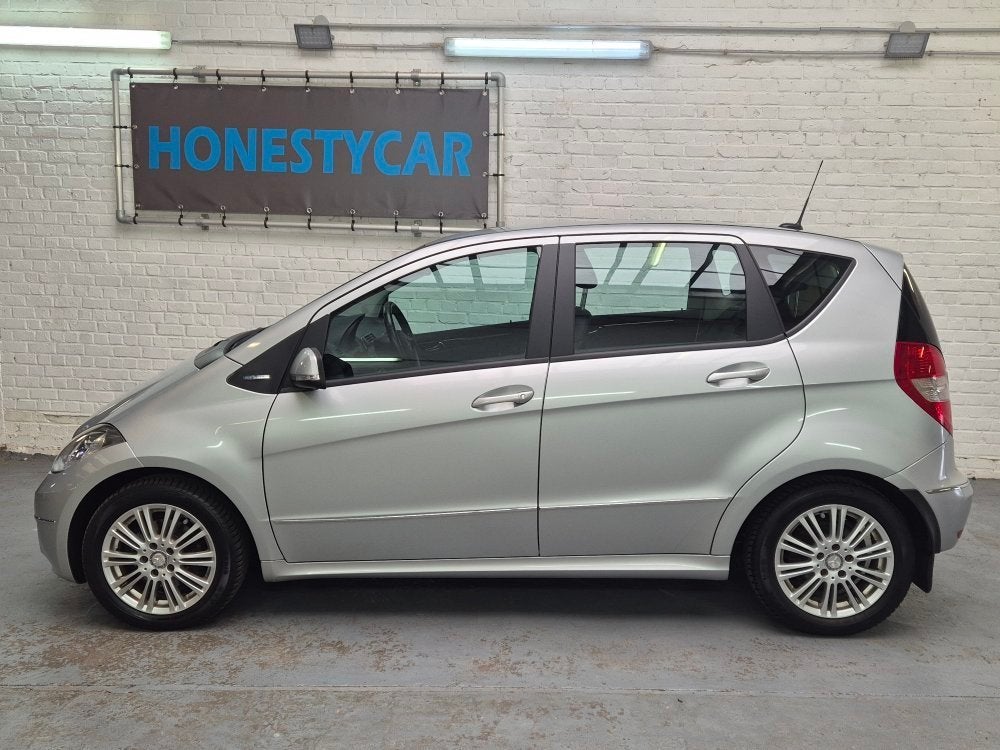 Mercedes A160 benzine Euro5- Topstaat - 98.000km - Garantie, Monovolume, 1498 cc, Zwart, 4 cilinders