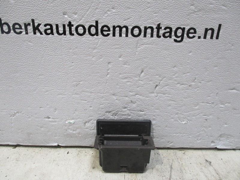 ASBAK VOOR Toyota Celica (T20) (74102-20240), Gebruikt, Toyota
