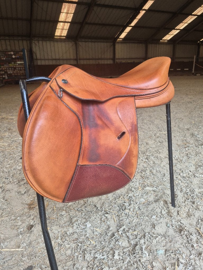 Ikonic Classic Line 1204 springzadel – 17" – M, Dieren en Toebehoren, Ophalen, Gebruikt, Inclusief zadelhoes, Springen