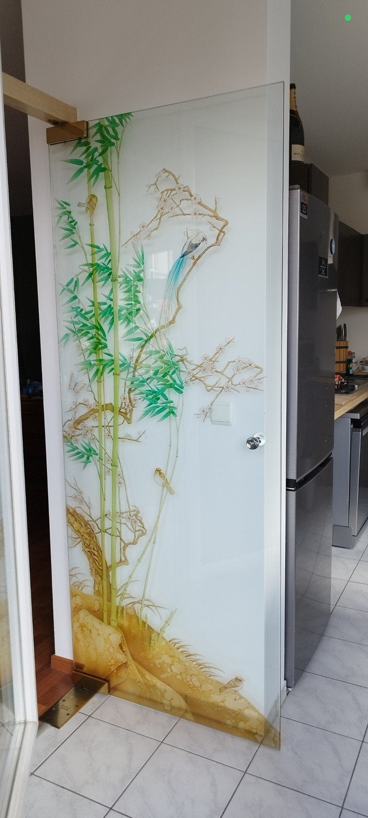 Porte chinoise en verre (vitrage d'art), Enlèvement