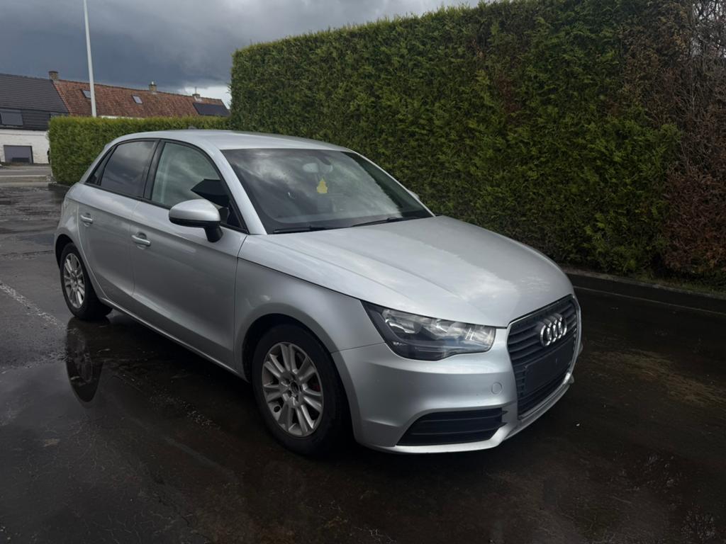 Audi a1 / 2012 / 1.6 TDI / 213.000 km/ 4 deur, Auto's, Audi, Euro 5, A1, Bedrijf, Diesel