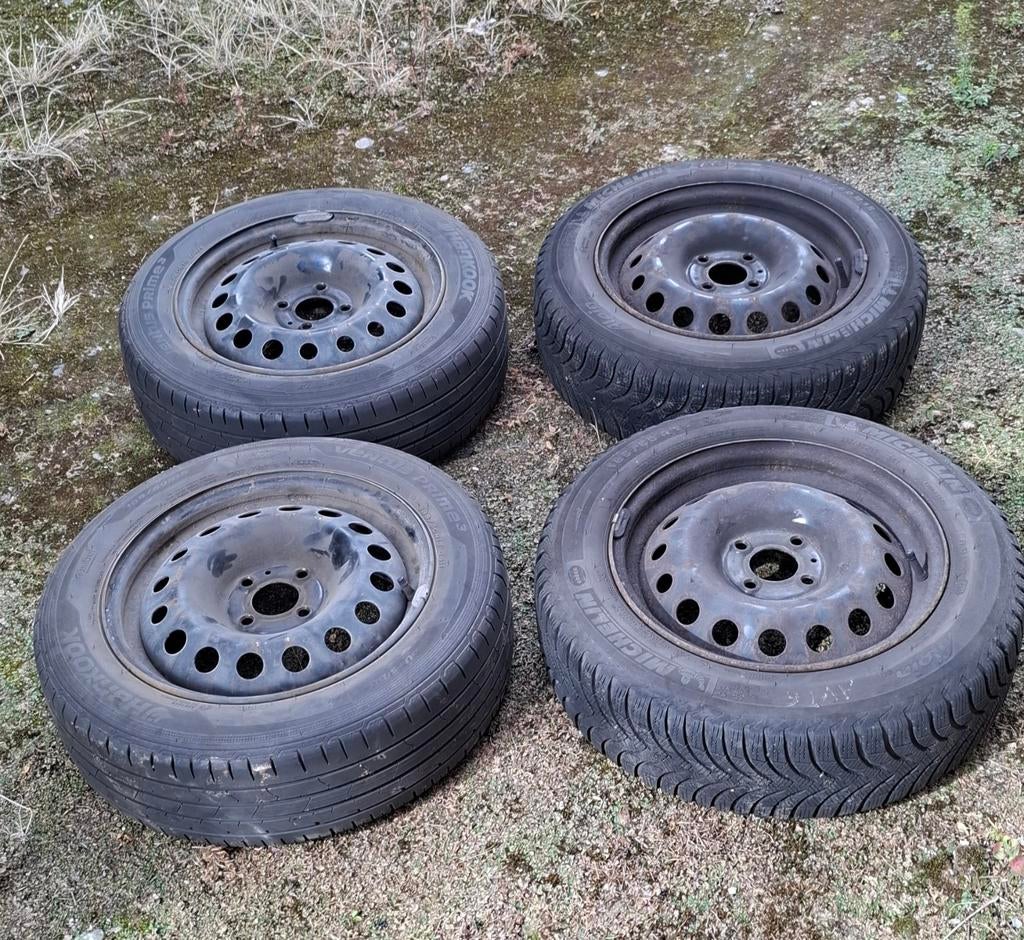 4x pneus + jantes par ex clio 3 phase 2  taille 185 60 15, Enlèvement, Pneu(s)
