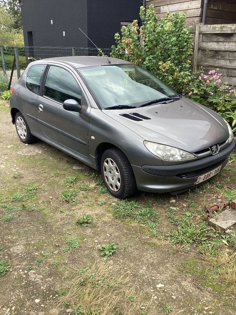 te koop peugeot 206, Auto's, Voorwielaandrijving, 4 zetels, Stof, 1360 cc