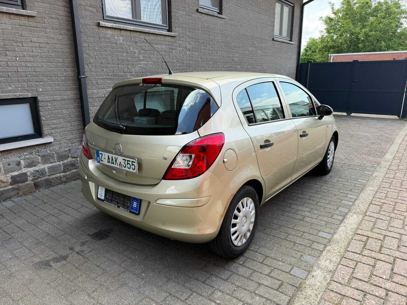 Opel corsa 1.2benzine/ automaat/ mer 98.000 km, Auto's, Automaat, Bedrijf, 1200 cc, Corsa