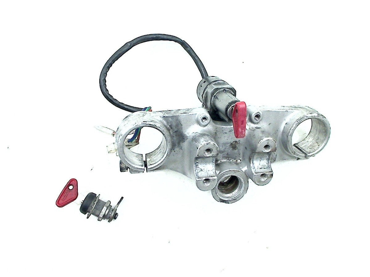 ENSEMBLE DE VERROU ET CYLINDRE DE PORTES Derbi SENDA, Derbi, P.J. Troelstraweg 8 8
3144 CX  MAASSLUIS, NL, Info@cama-motorparts.nl